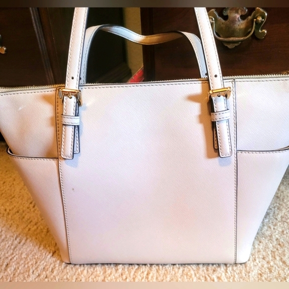 Michael Kors leather purse - Picture 9 of 10